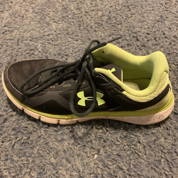 Under Armour MicroG sneakers - Picture 1 of 4